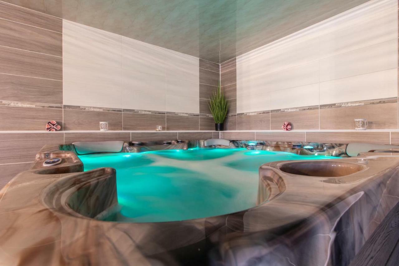Restaurace Penzion Pod Sumarnikem Tvarozna Lhota Екстериор снимка