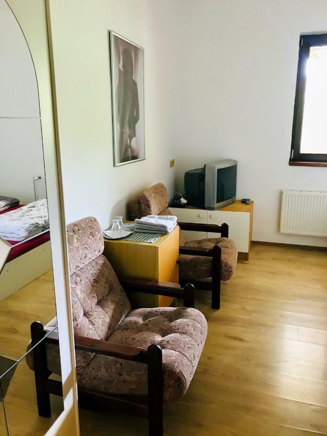Restaurace Penzion Pod Sumarnikem Tvarozna Lhota Екстериор снимка