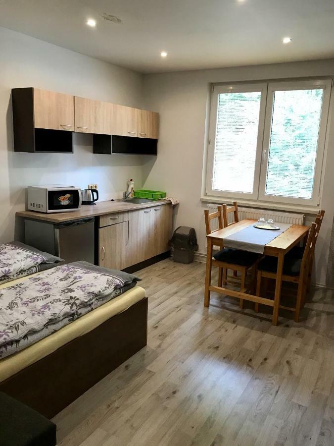 Restaurace Penzion Pod Sumarnikem Tvarozna Lhota Екстериор снимка