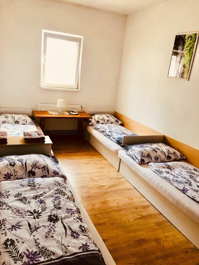 Restaurace Penzion Pod Sumarnikem Tvarozna Lhota Екстериор снимка